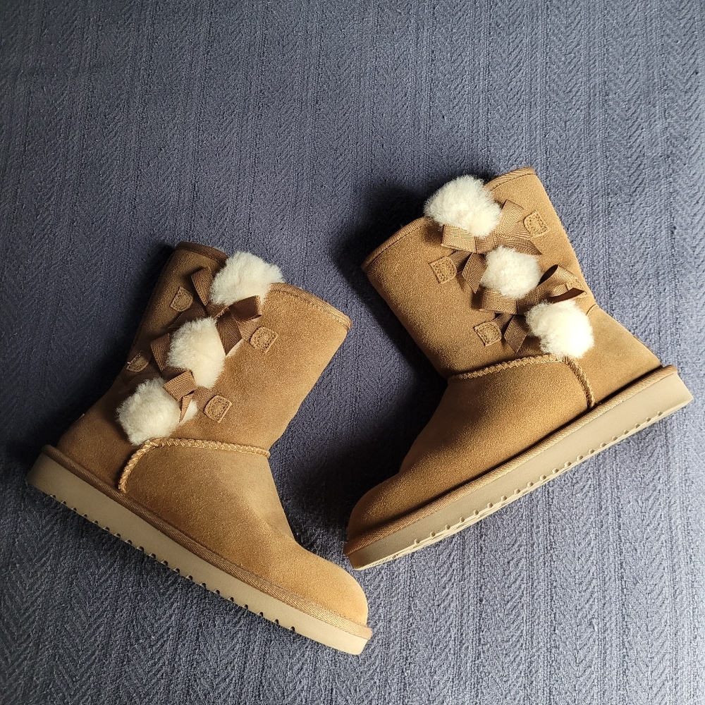 Koolaburra by UGG Victoria Short Boots